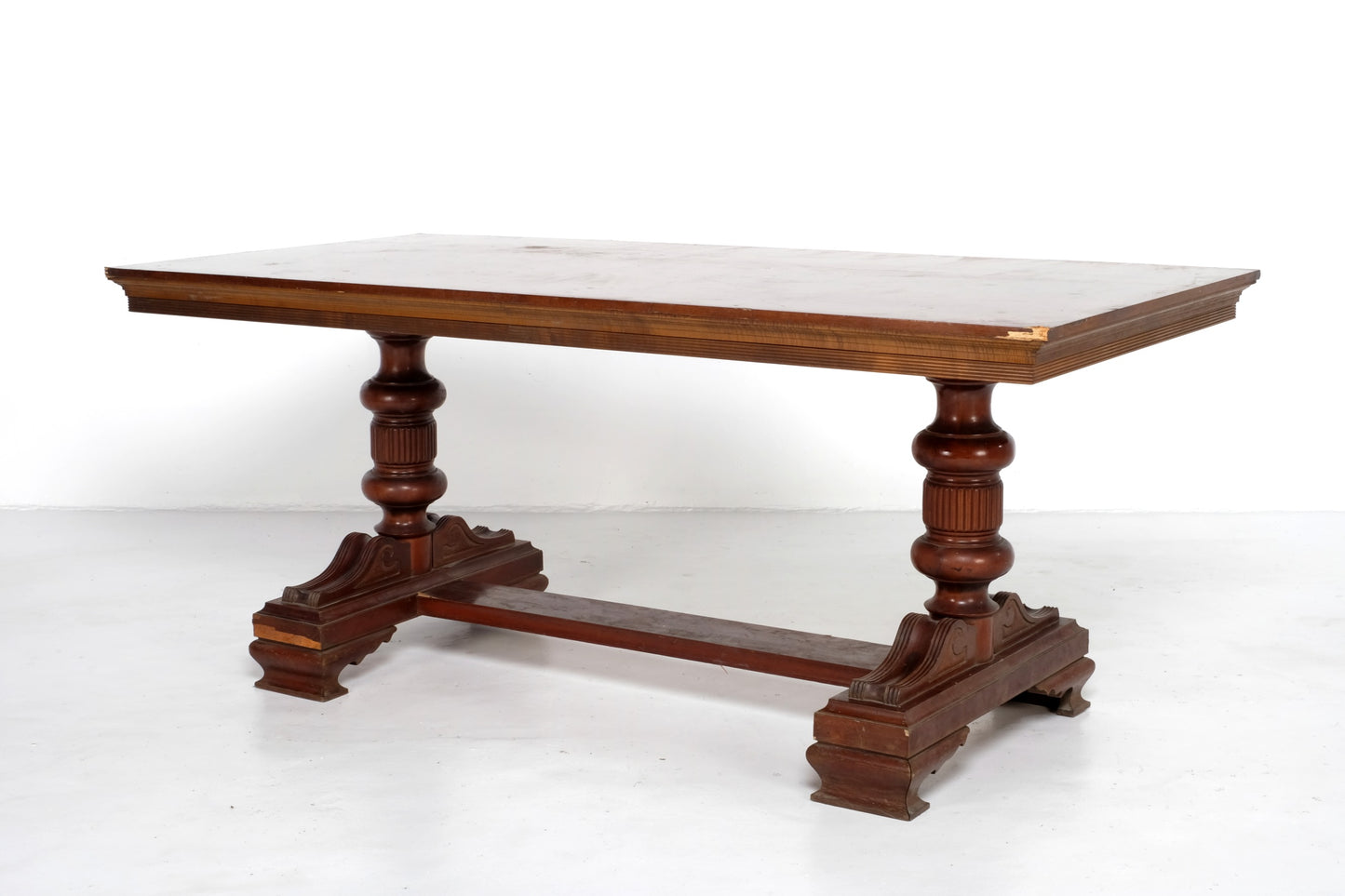 VICTORIAN RECTANGLE DINING TABLE