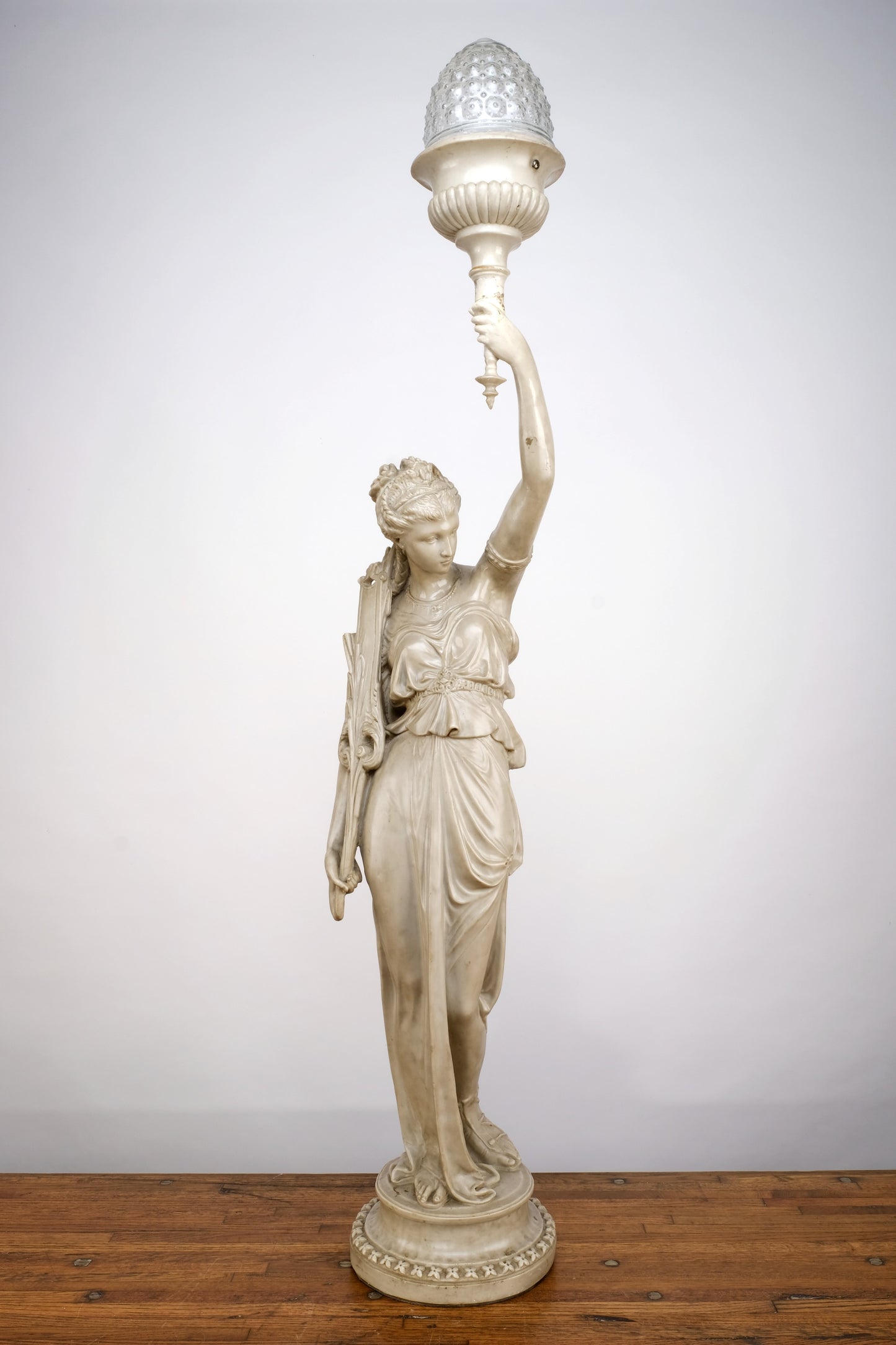 ART DECO PORCELAIN WOMAN AND TORCH STATUE LAMP