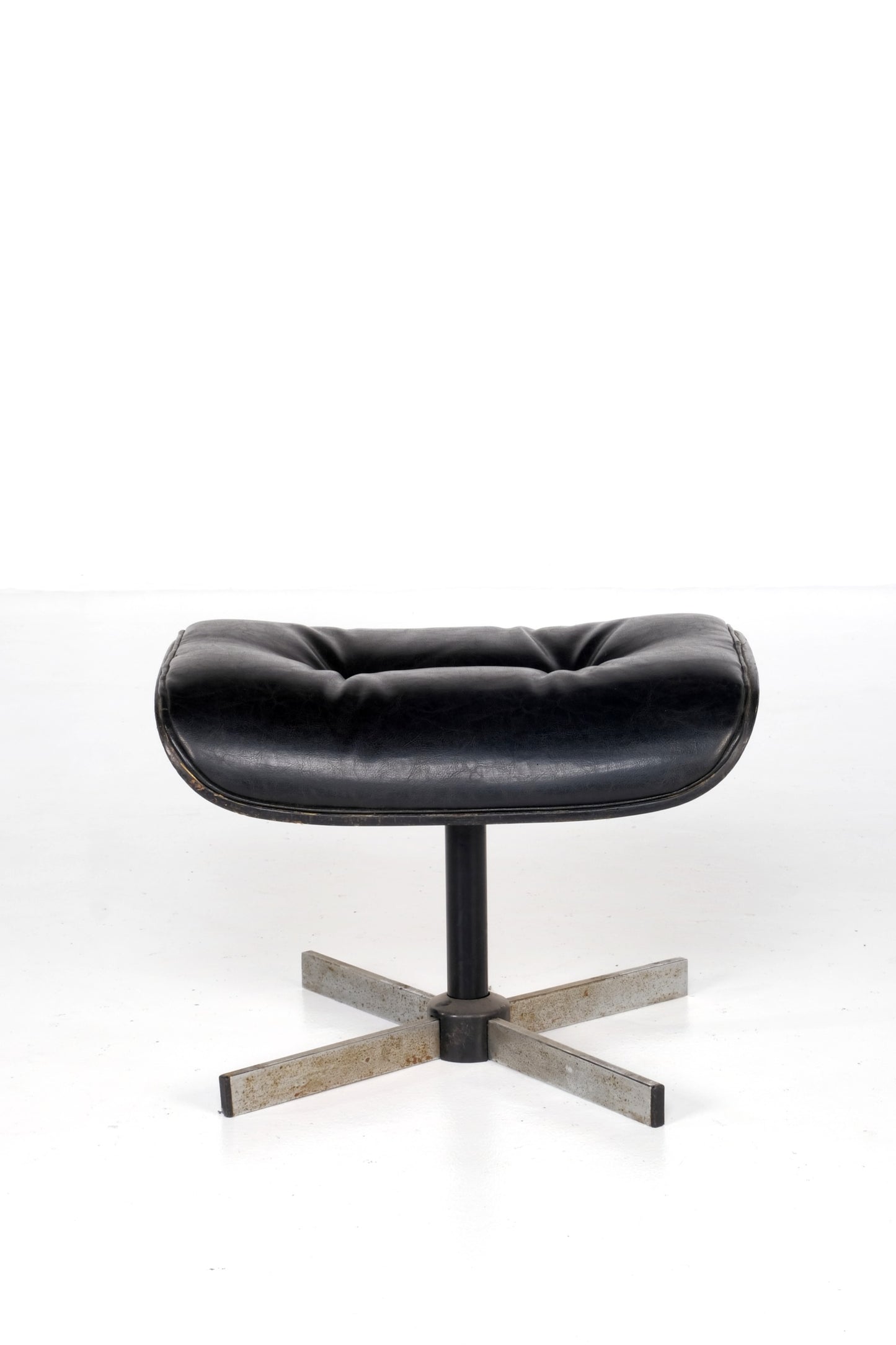 PLYCRAFT MULHAUSER EAMES ERA CHAIR WITH OTTOMAN BY: REDD TAYLOR