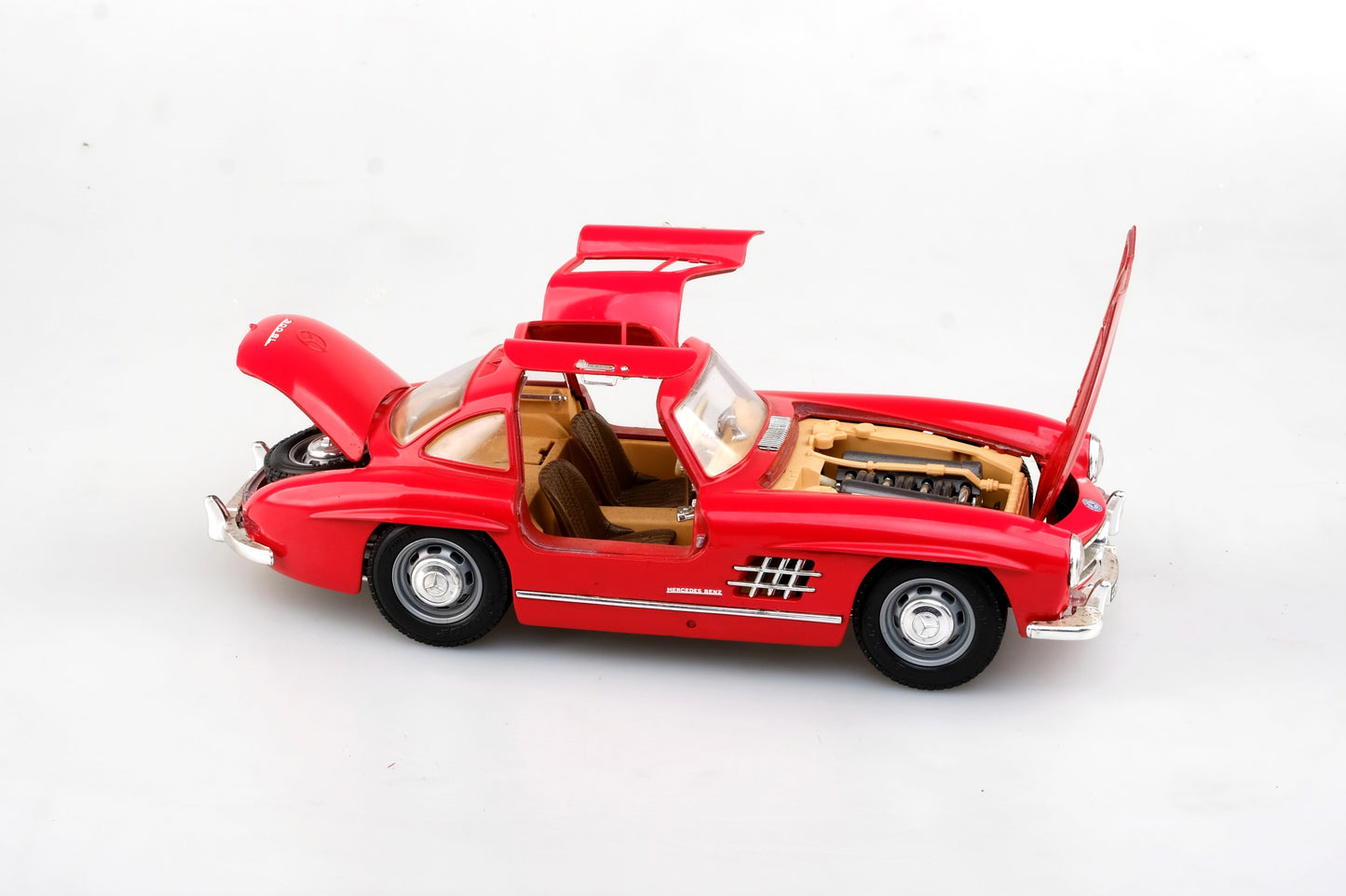 MERCEDES BENZ 300SL RED
