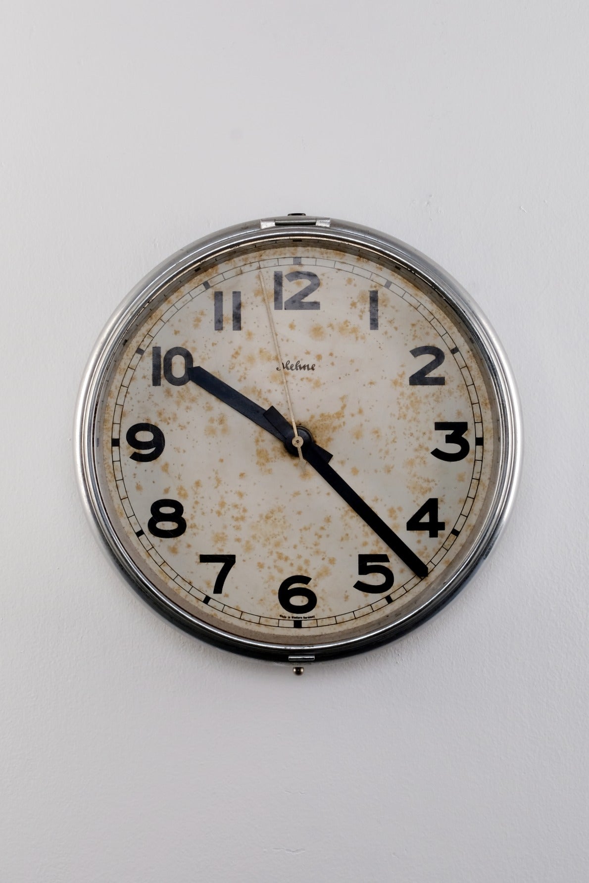 Art deco Velme Industrial Batter Clock