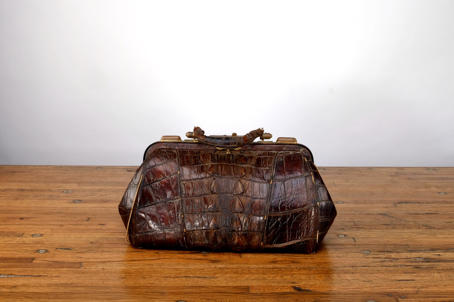 ALLIGATOR HORNBACK DOCTOR'S BAG
