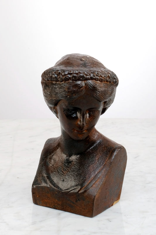 PORTRAIT OF YOUNG LADY
