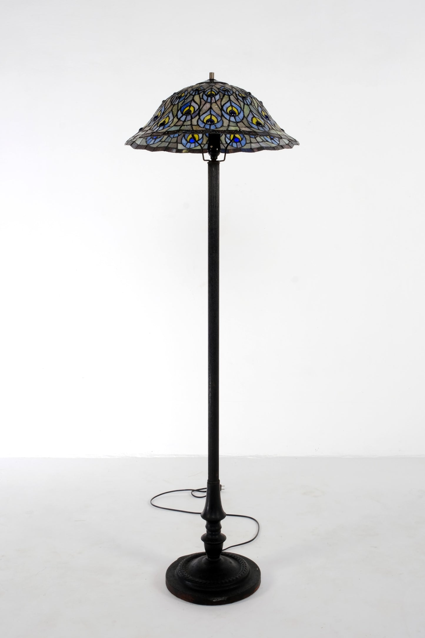 ANTIQUE TIFFANY FLOOR LAMP FOR LIVING ROOM