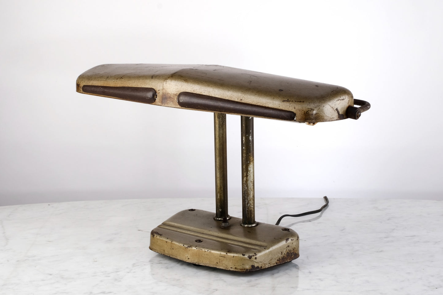 INDUSTRIAL METAL MID-CENTURY DESK LAMP