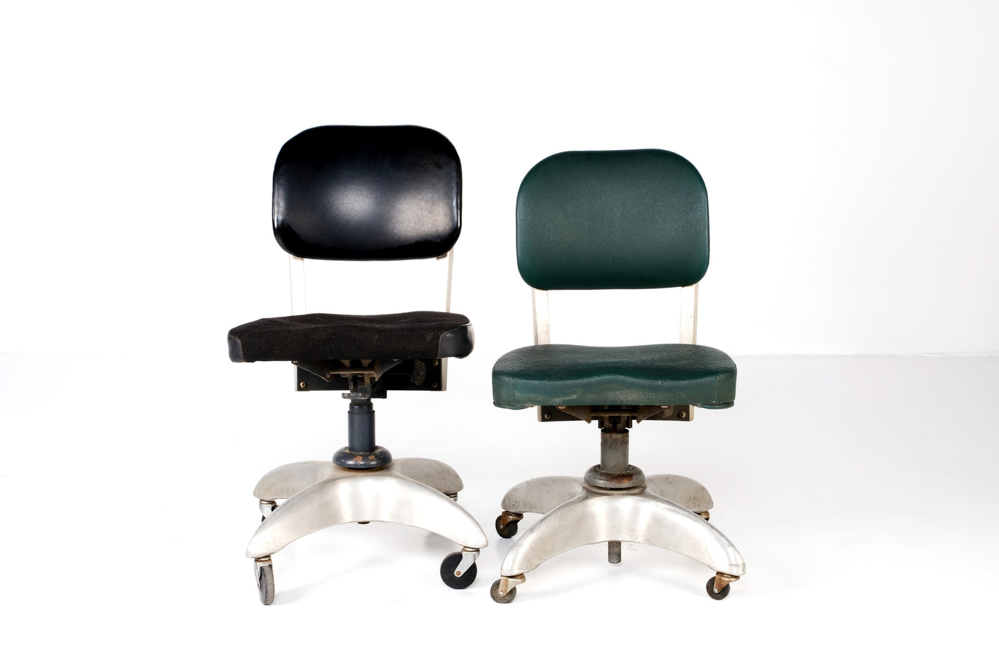 INDUSTRIAL OFFICE SWIVEL ARMLESS CHAIR