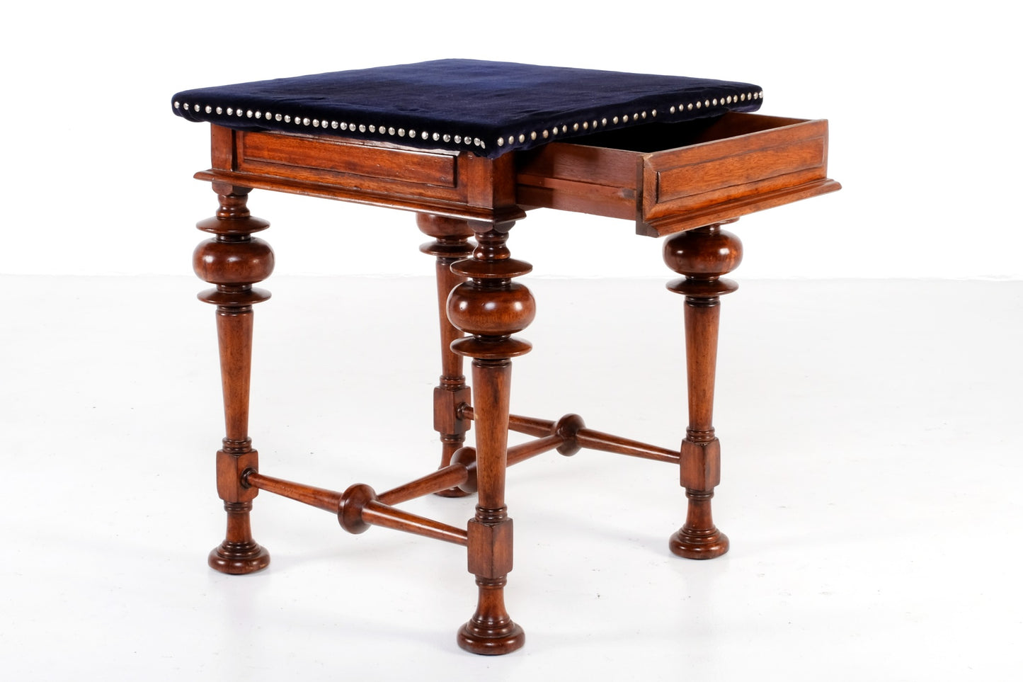 ANTIQUE ENGLISH END TABLE WITH DRAWER