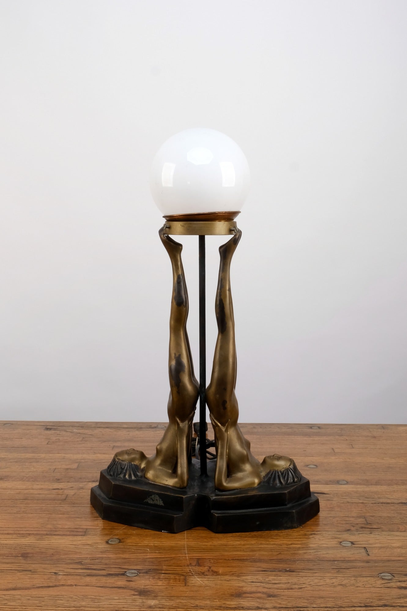 ART DECO BRONZE STATUE YOGA TABLE LAMP