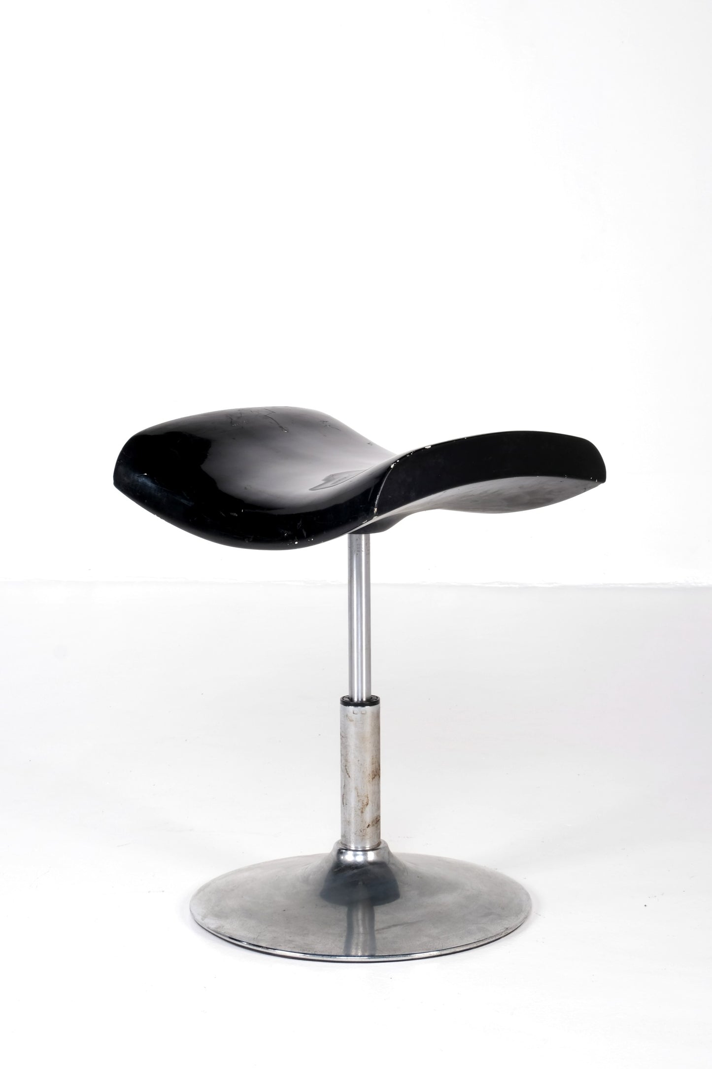 MODERN DESIGN ARMLESS CHAIR WITH FOOT REST