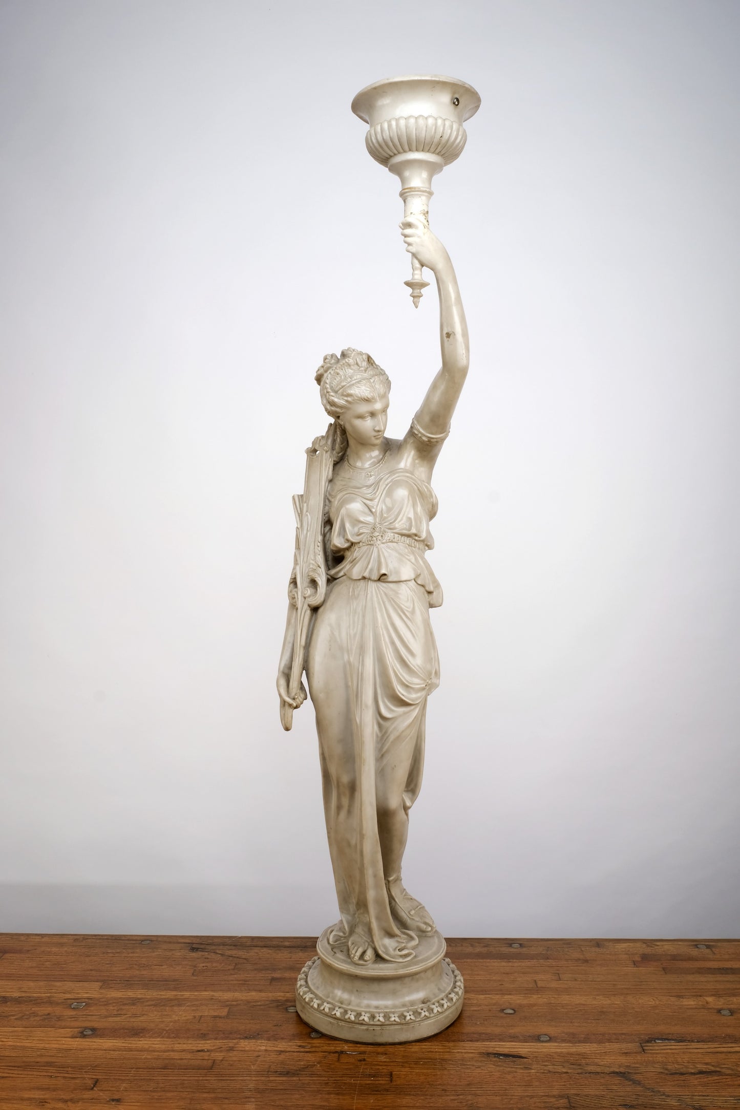ART DECO PORCELAIN WOMAN AND TORCH STATUE LAMP