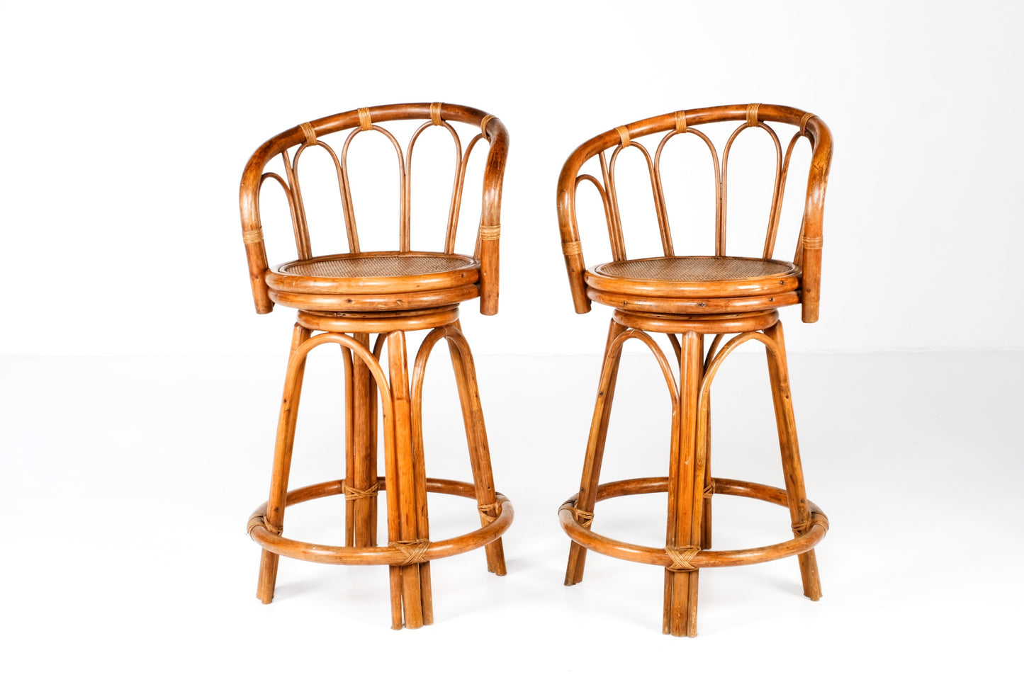RATTAN SWIVEL BARSTOOLS