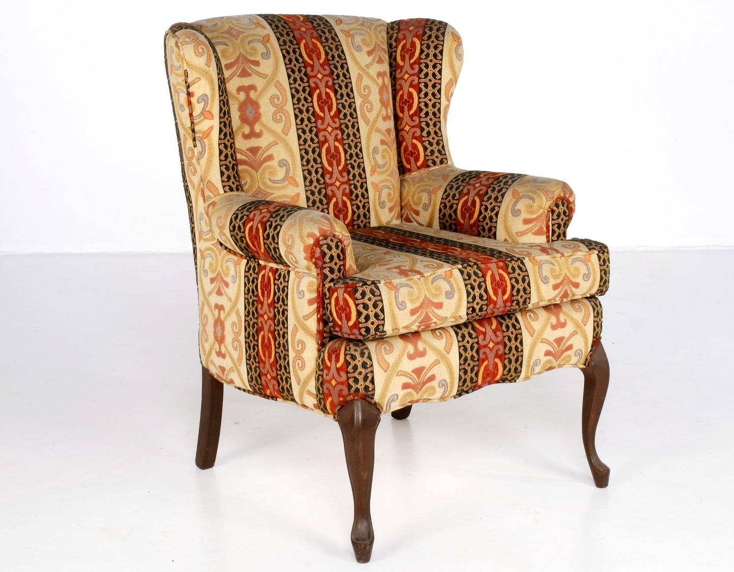 WINGBACK ARMS CLUB CHAIR