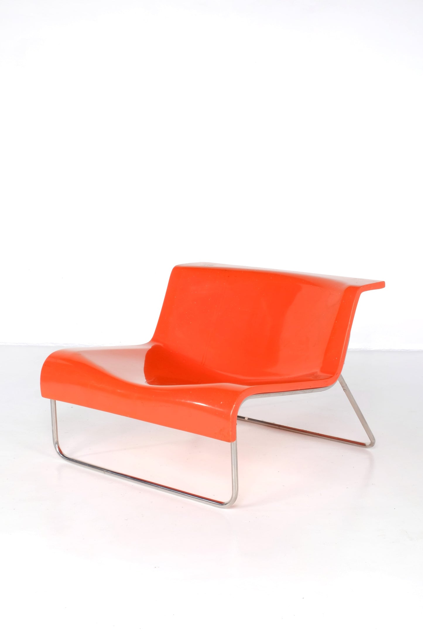 MODERN STYLE LOUNGE ARMLESS CHAIR