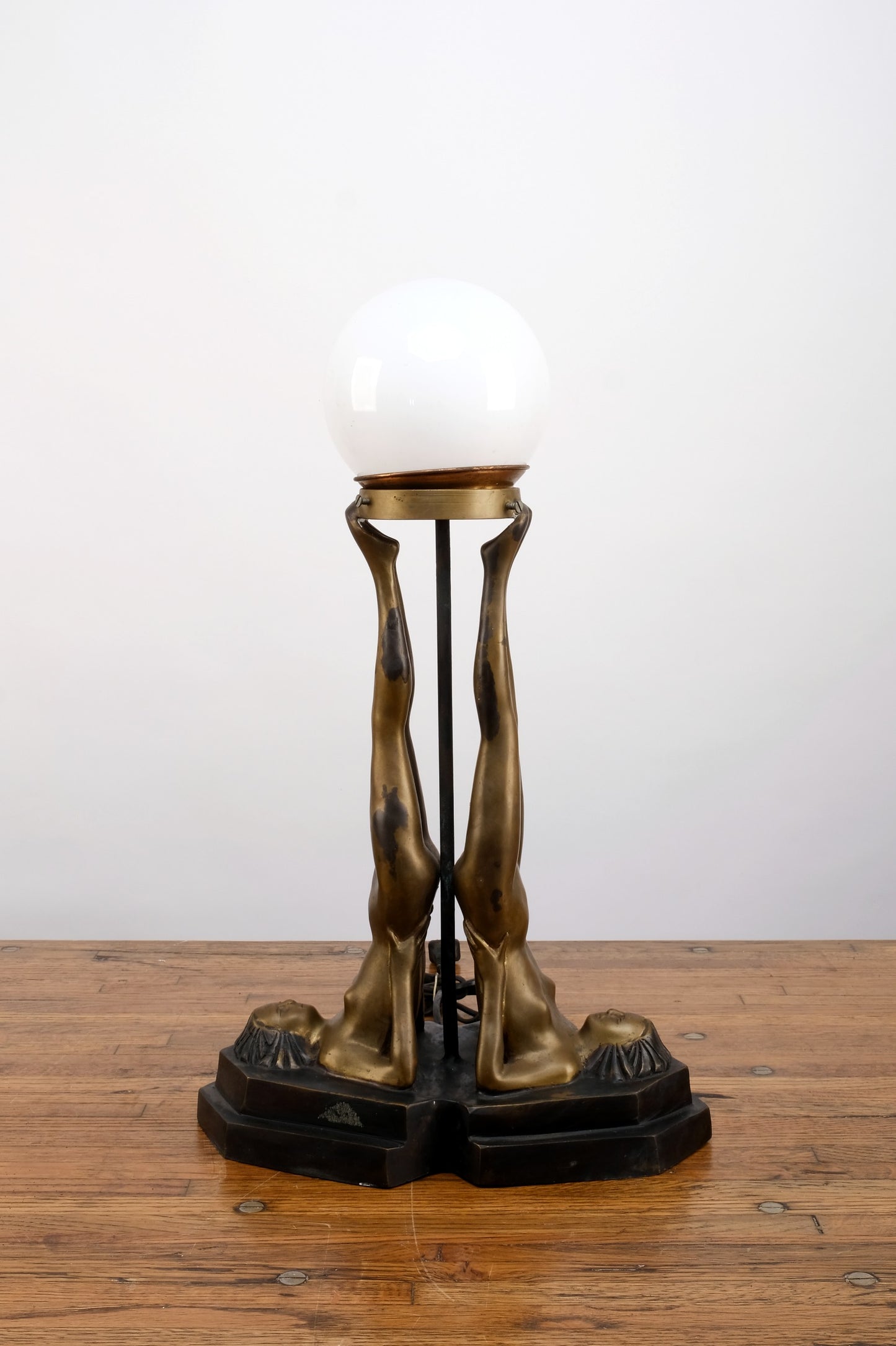 ART DECO BRONZE STATUE YOGA TABLE LAMP