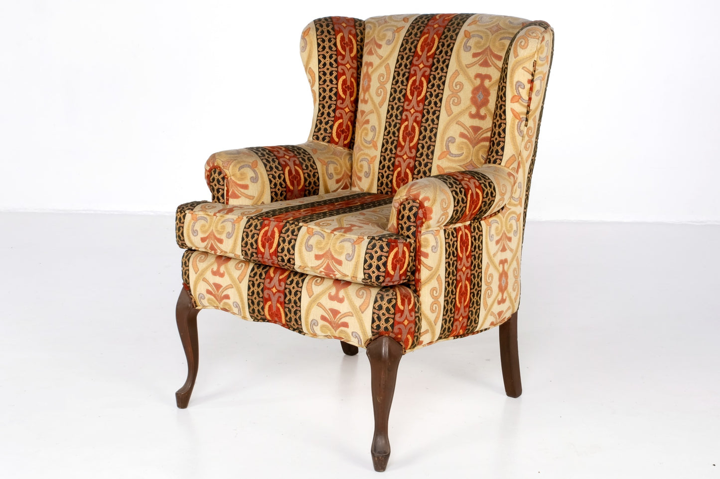 WINGBACK ARMS CLUB CHAIR