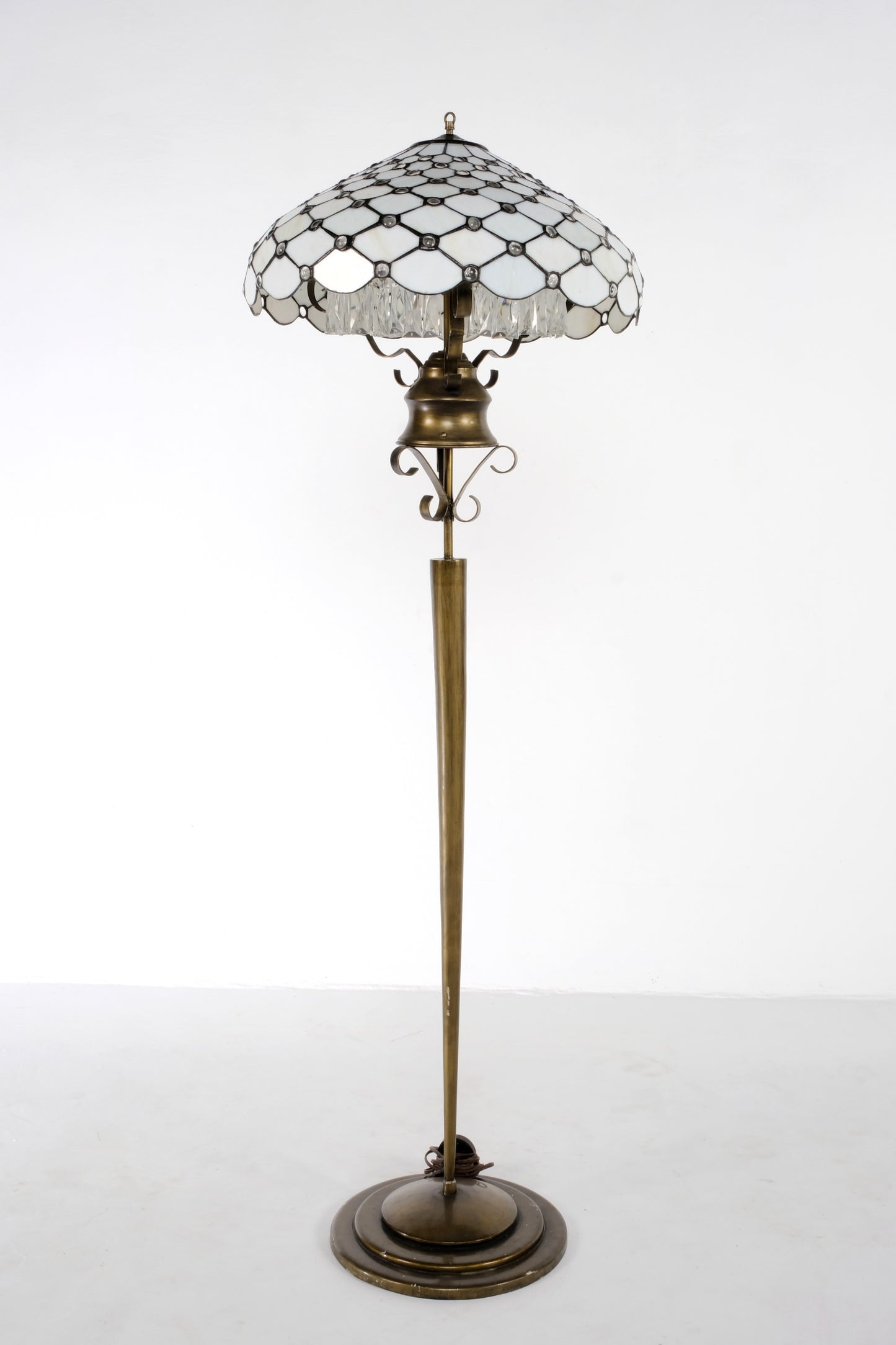 MODERN TIFFANY STYLE MILK GLASS FLOOR LAMPSHADE