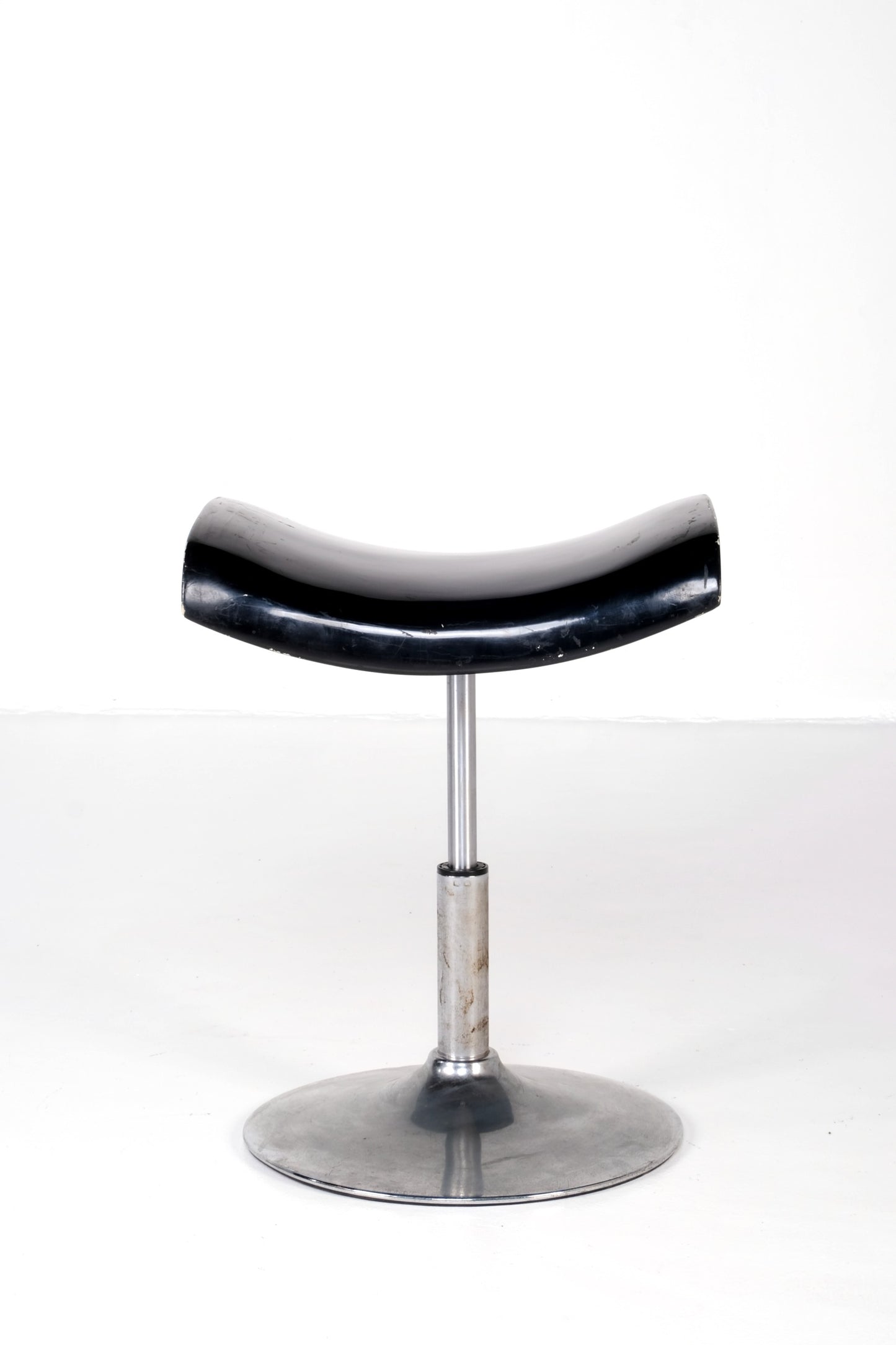 MODERN DESIGN ARMLESS CHAIR WITH FOOT REST