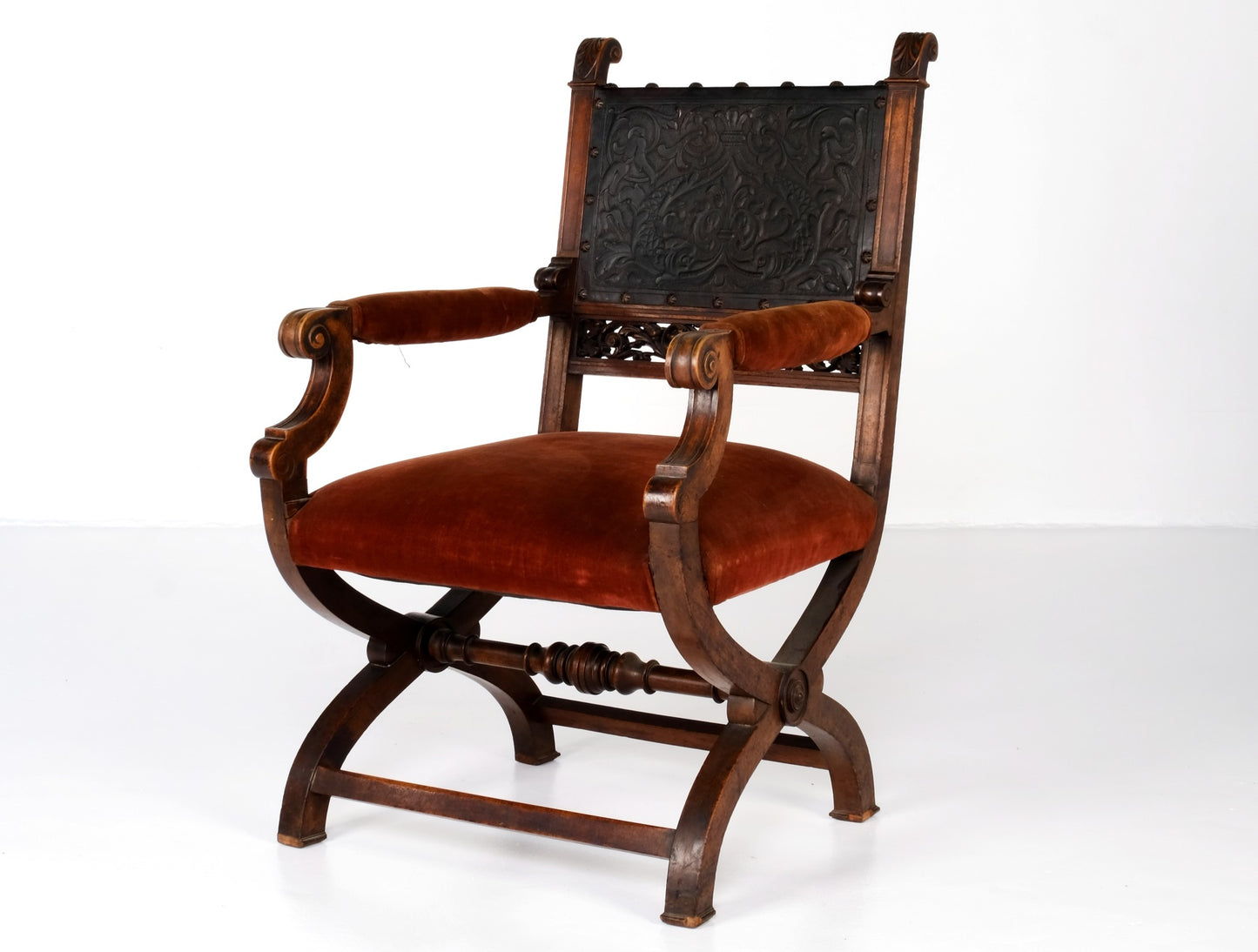 ANTIQUE ART DECO ITALIAN RENAISSANCE STYLE ARMCHAIR