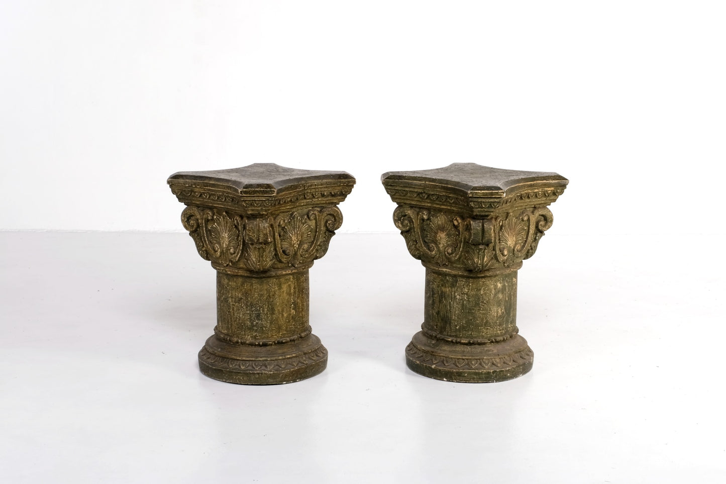 TREE TRUNK PEDESTAL