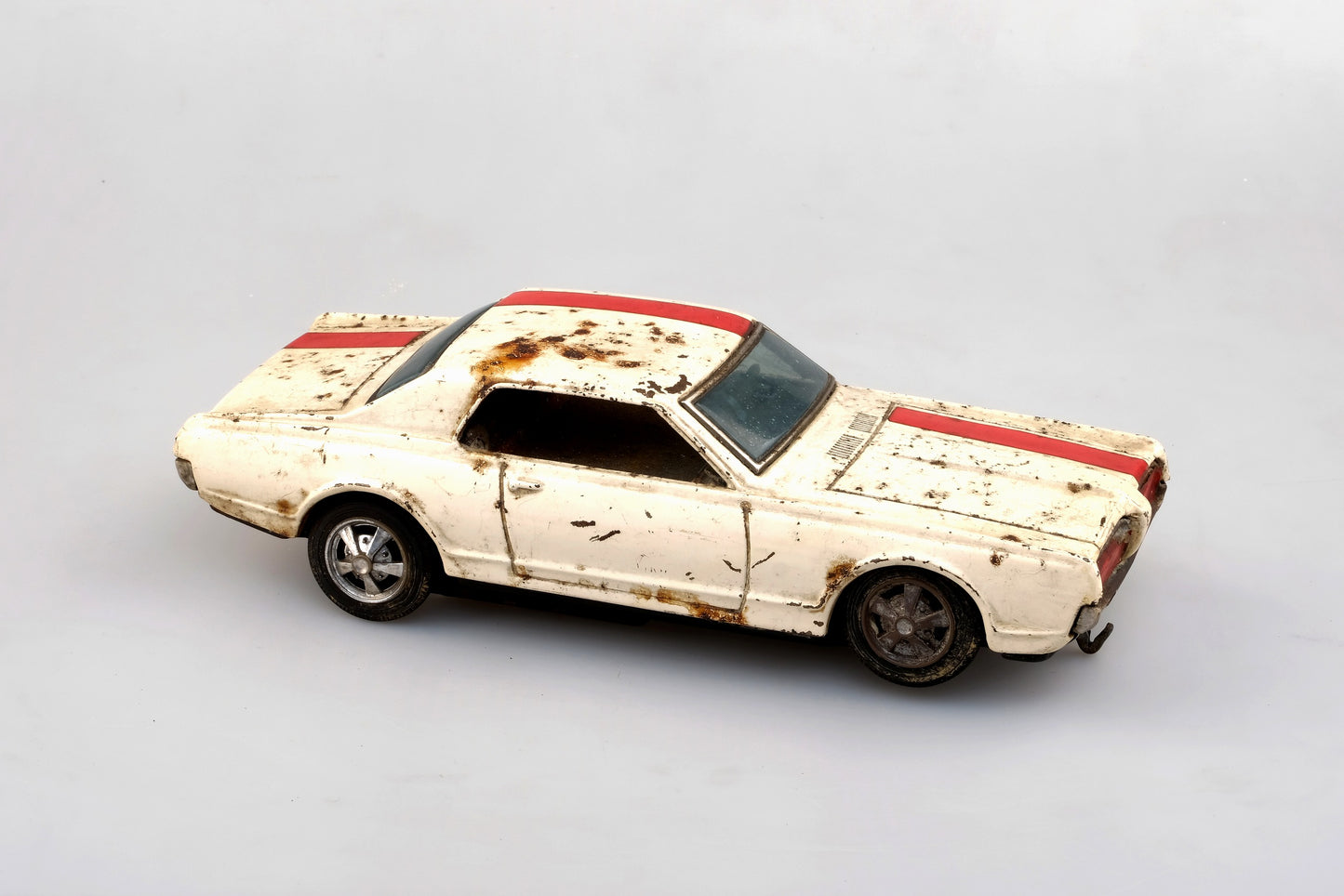 COUGAR TIN TOY CAR