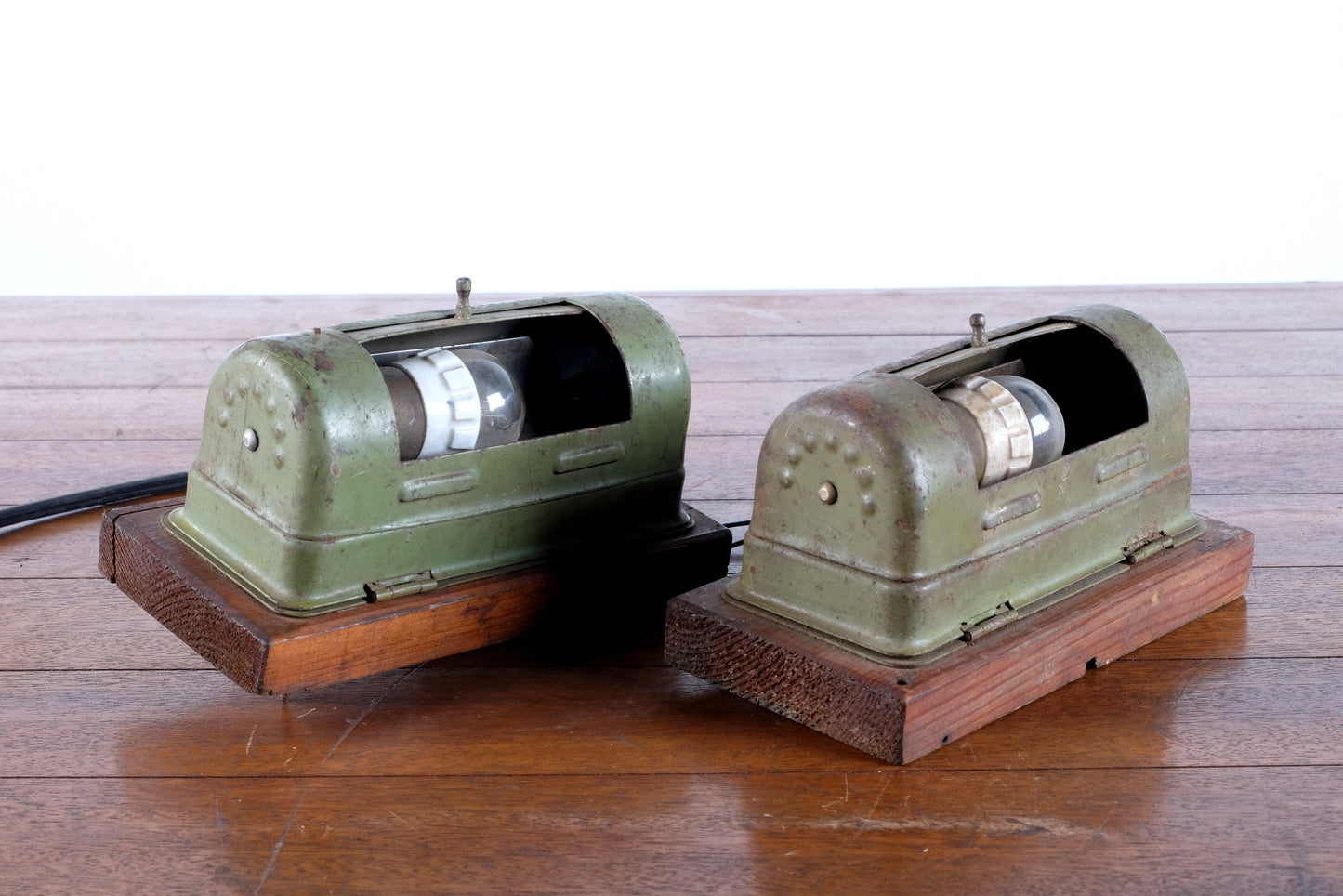 GERMAN COMPACT MECHANICAL WALL LAMP