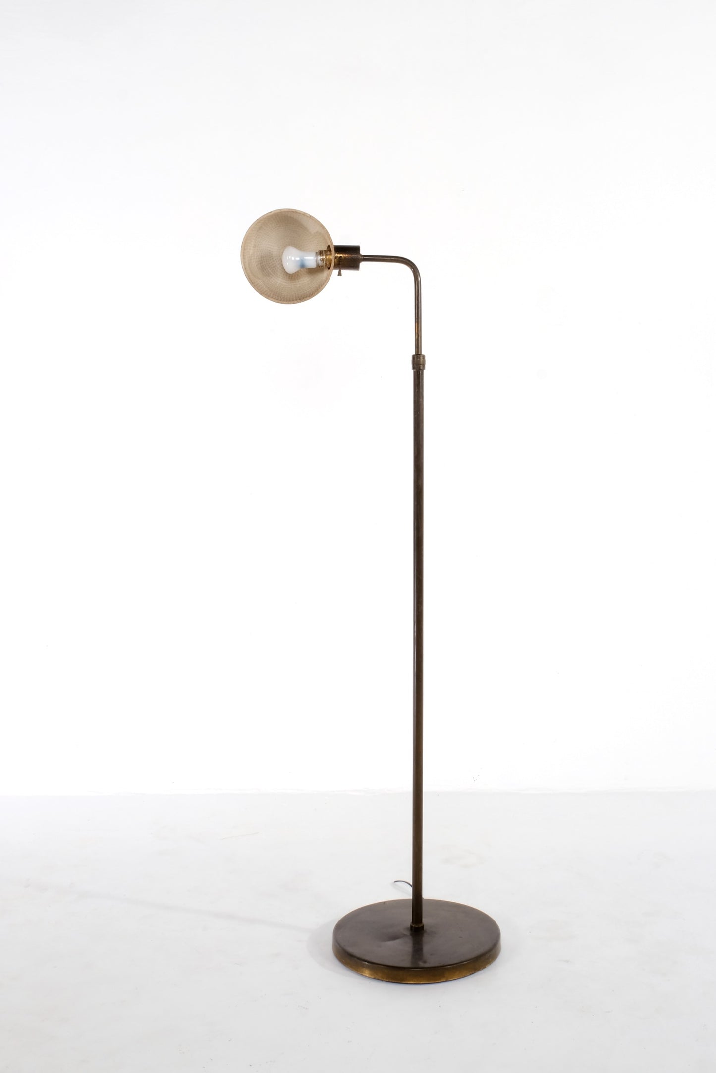 BRONZE ACCENT MID-CENTURY FLOOR LAMP