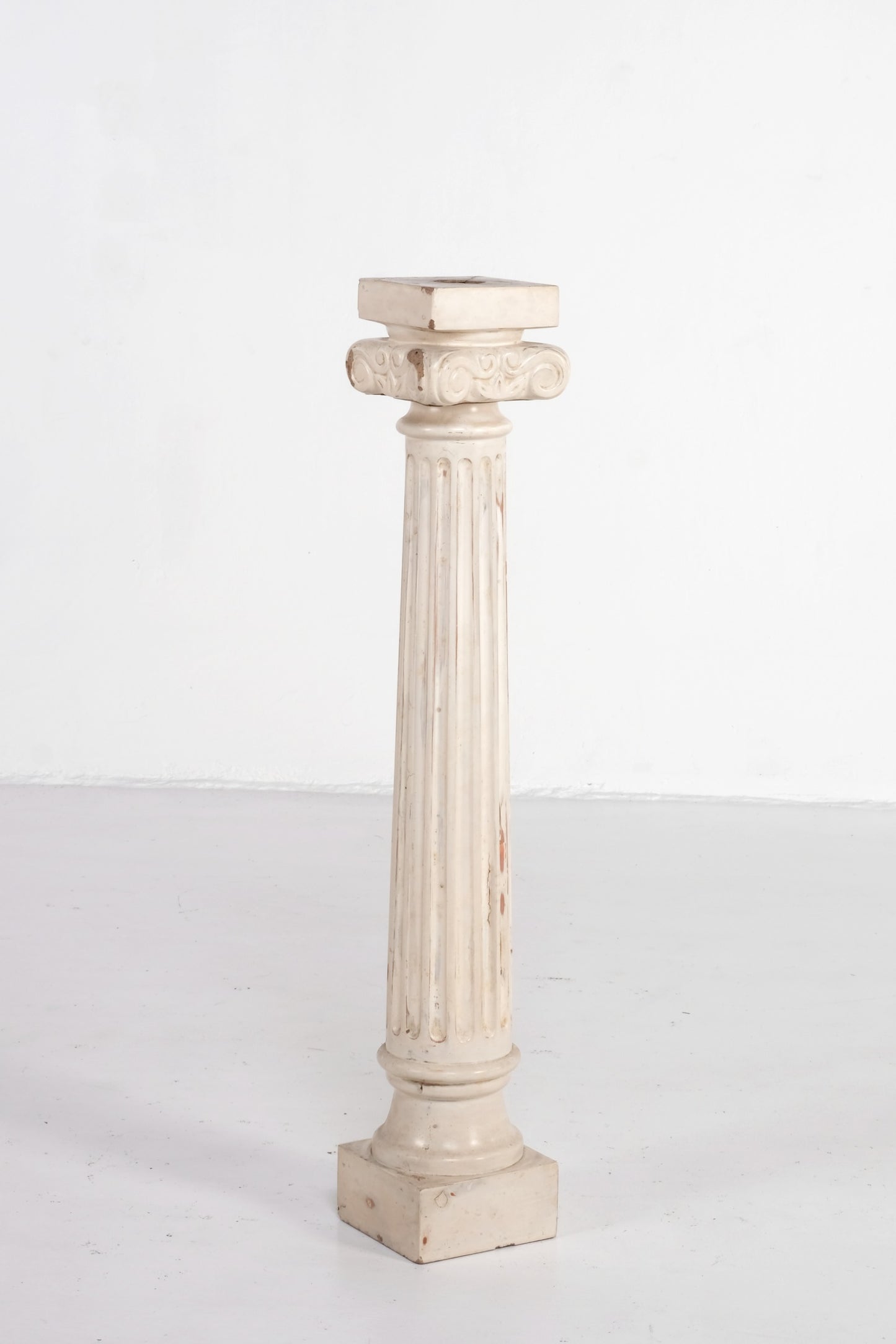 CORENTHIAN COLOMN  PEDESTAL