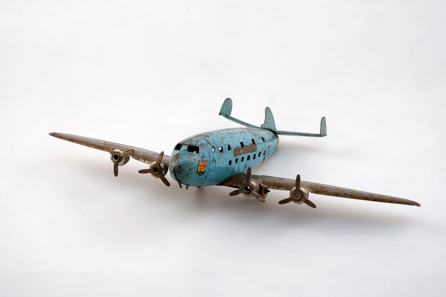 UNITED AIRLINES SUPER MAIN LINER AIRPLANE