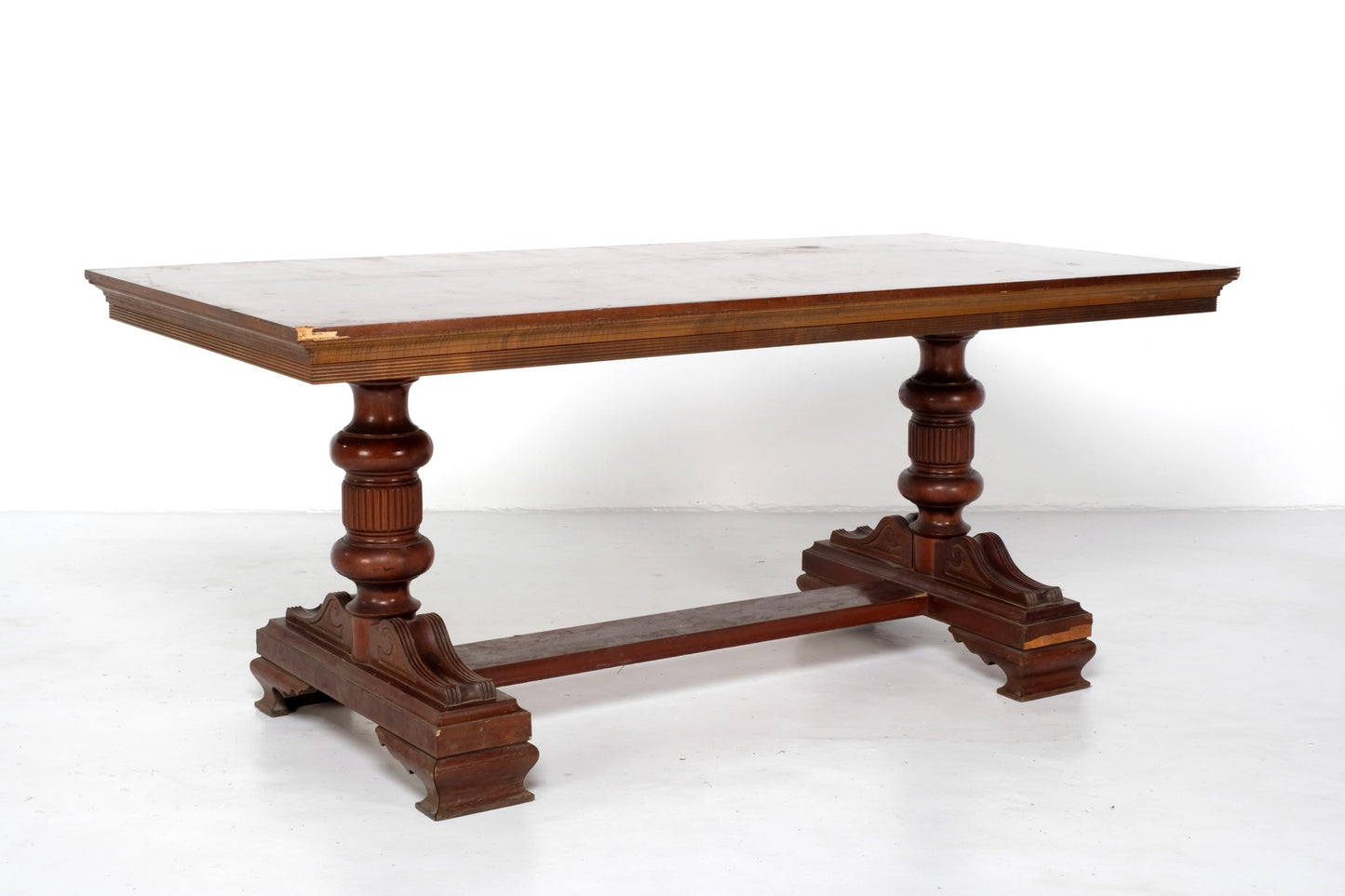 VICTORIAN RECTANGLE DINING TABLE
