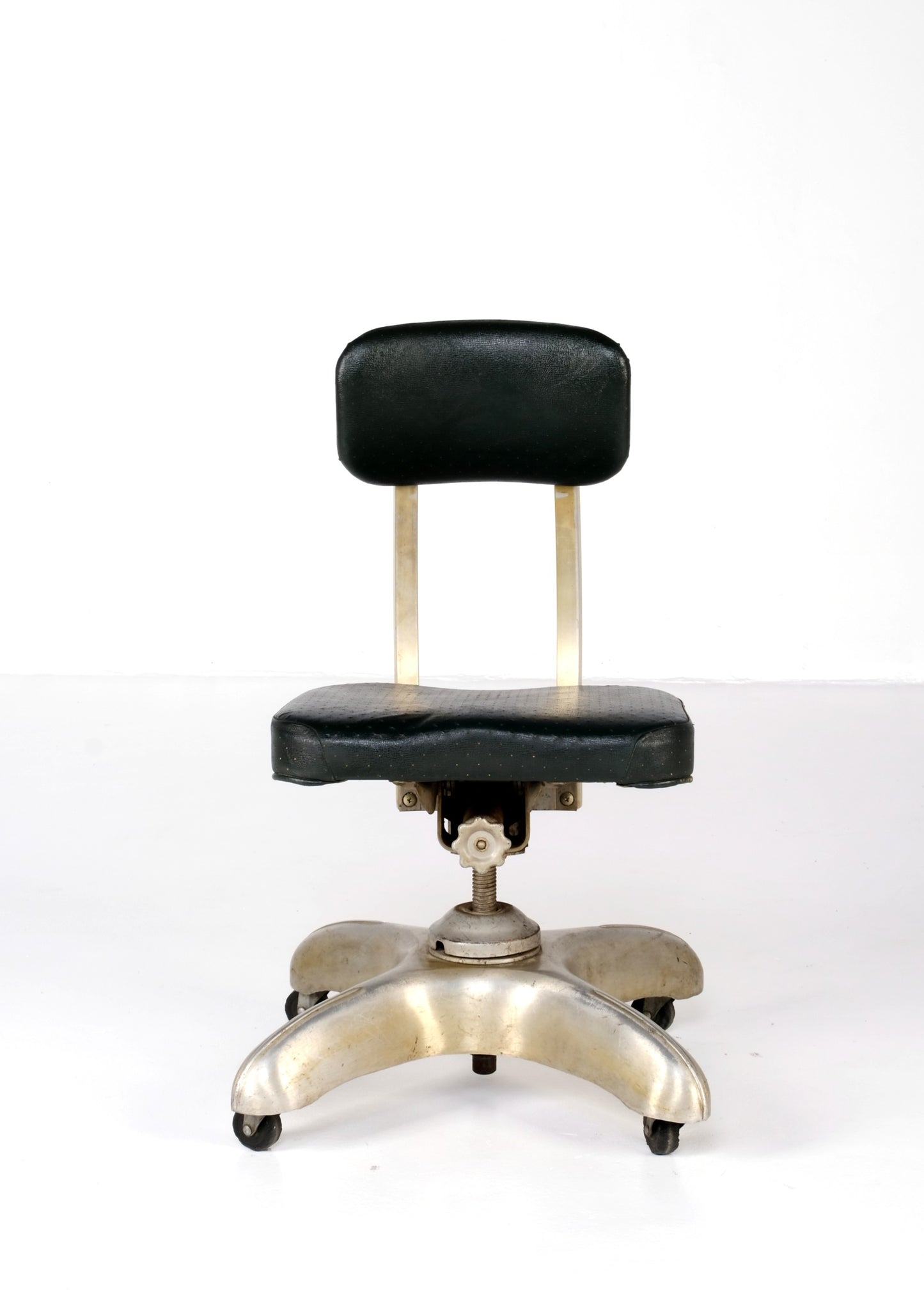 INDUSTRIAL OFFICE SWIVEL ARMLESS CHAIR BY: JAMESTOWN