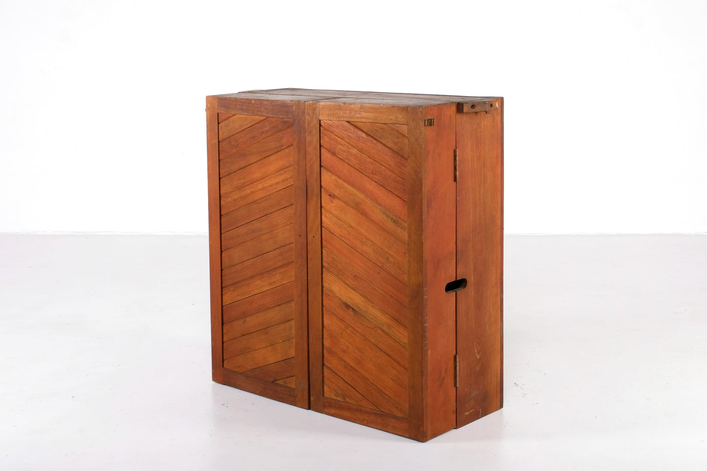 WOODEN WALL MOUNT WINE AND GLASS CABINET