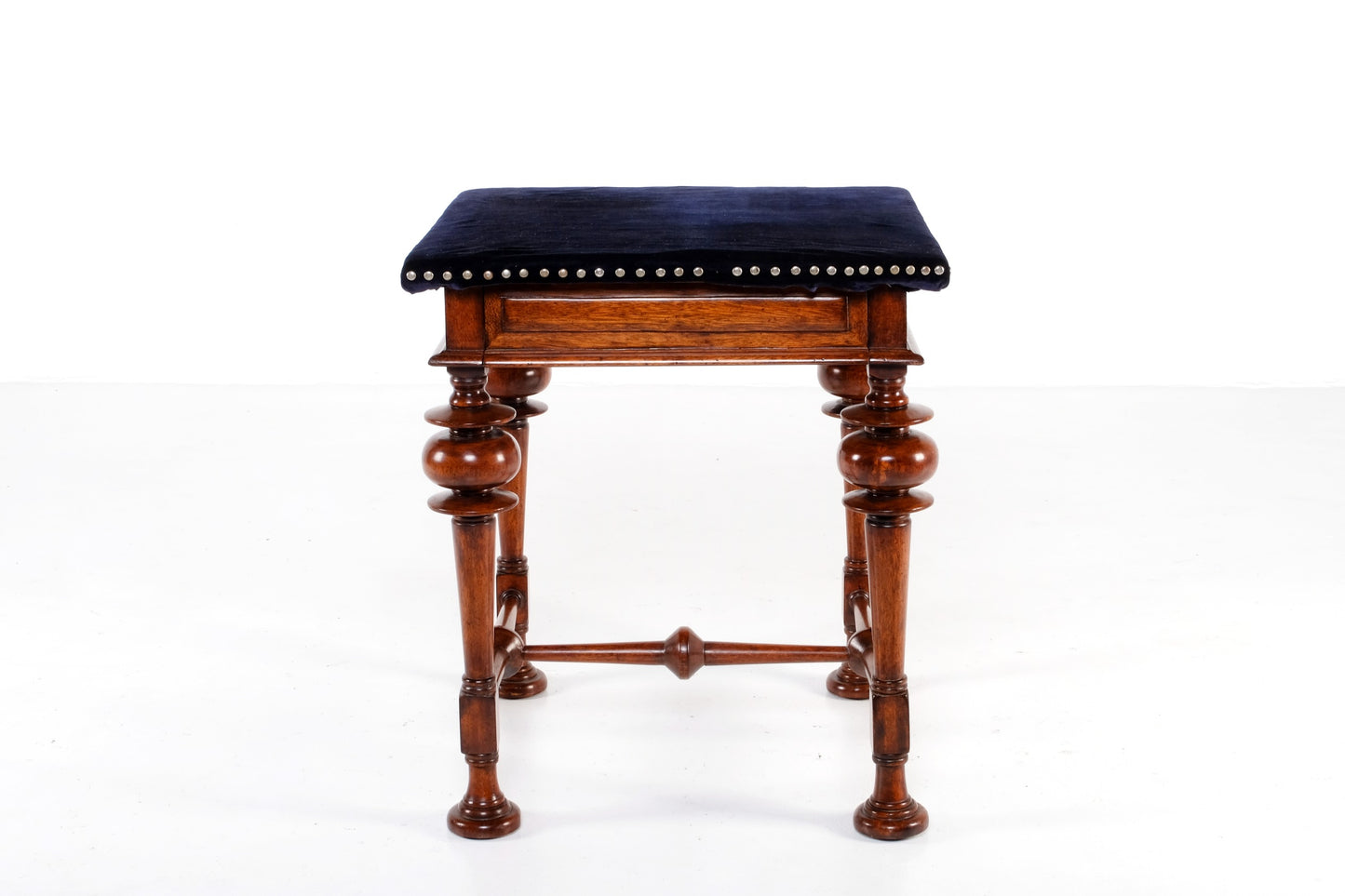 ANTIQUE ENGLISH END TABLE WITH DRAWER