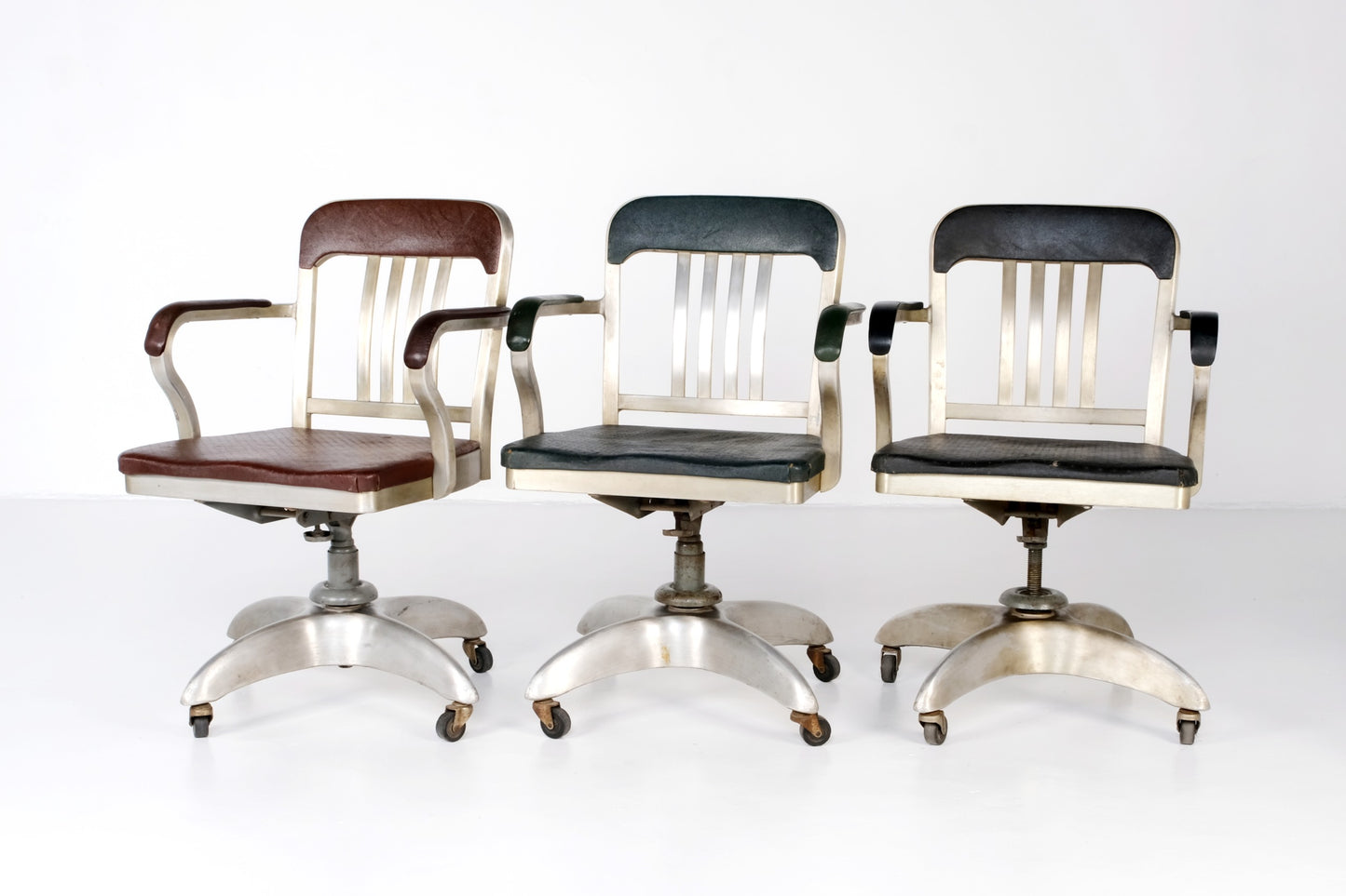 INDUSTRIAL OFFICE SWIVEL ARMCHAIRS BY: GOODFORM