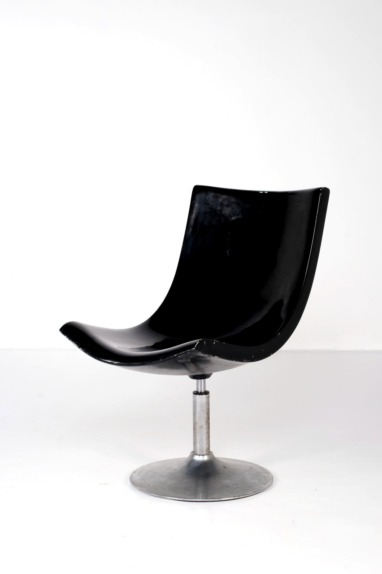 MODERN DESIGN ARMLESS CHAIR WITH FOOT REST