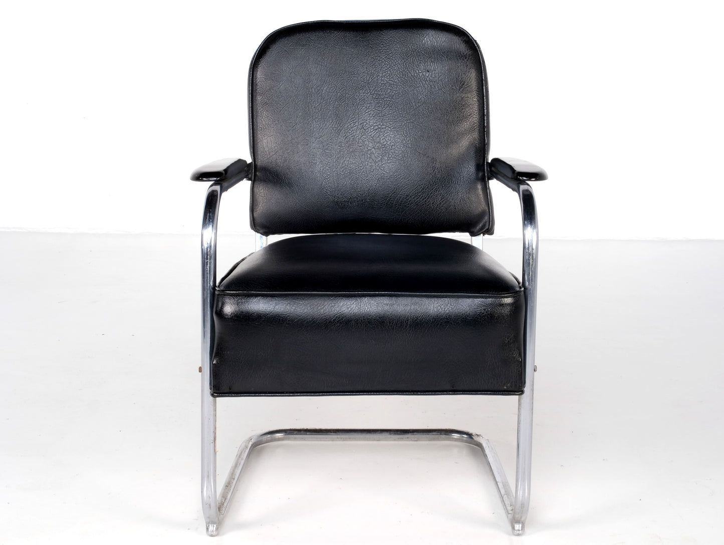 ARTDECO ROYAL CHROME CHAIR BY: LIOYD LOUNGE