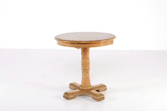 VICTORIAN ACCENT ROUND PARLOR TABLE