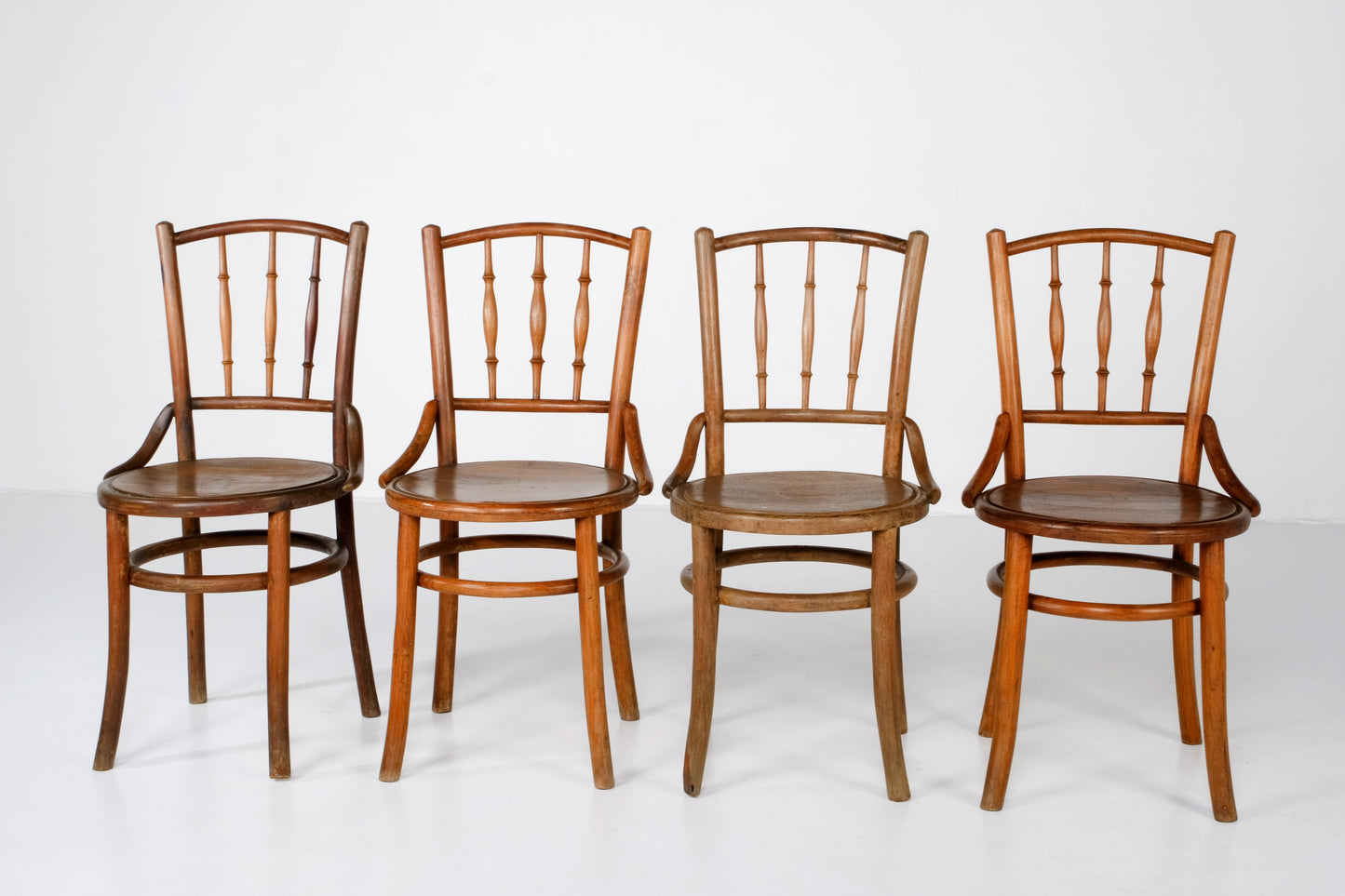ANTIQUE WINDSOR DINING CHAIR