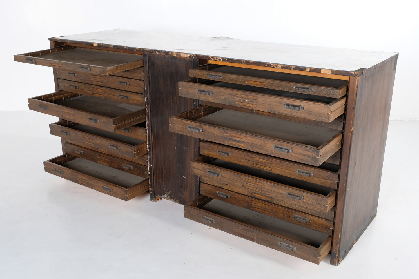 VINTAGE WOOD TOOLBOX/CABINET