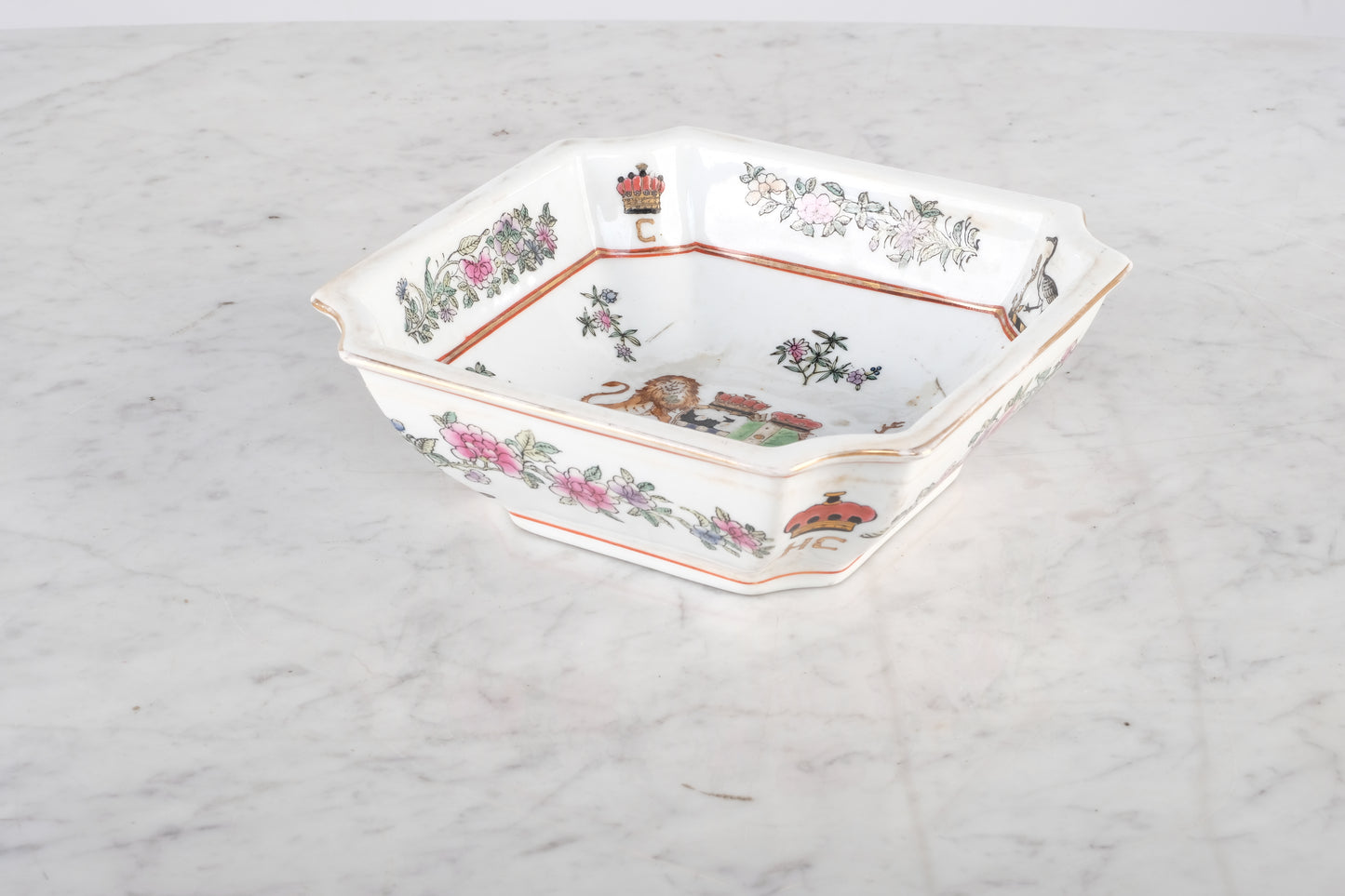 ARMORIAL EUROPEAN STYLE PORCELAIN BOWL
