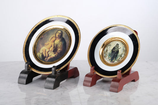 TWO PCS OF EUROPEAN SAINT MEMORABILIA COLLECTION PORCELAIN PLATE