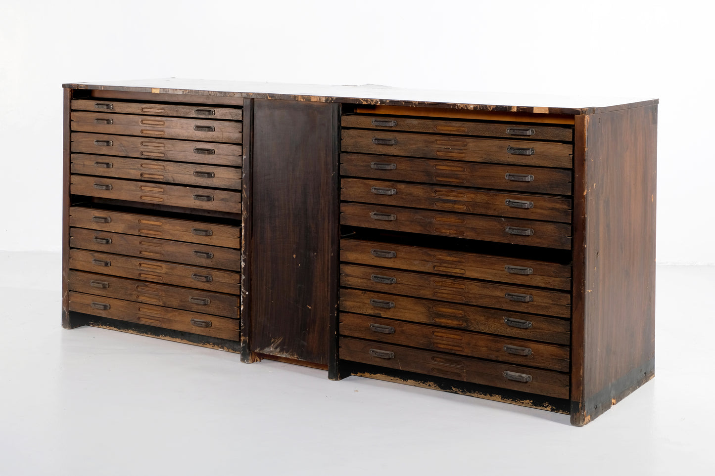 VINTAGE WOOD TOOLBOX/CABINET