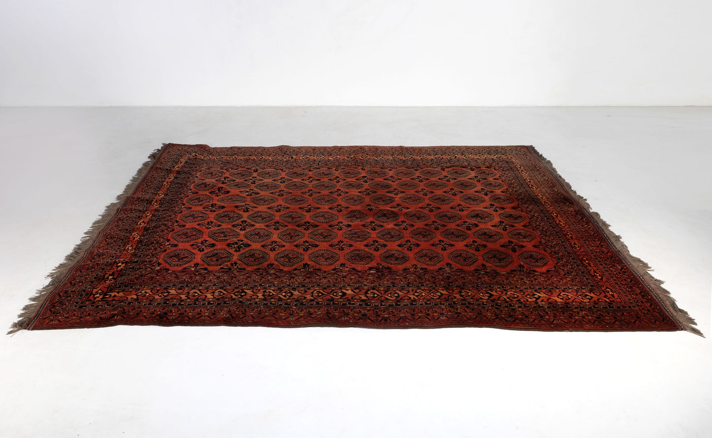 TEKKE BOKHARA TURKMENIAN CARPET
