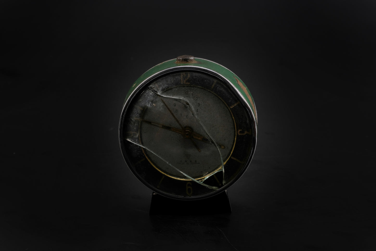 DIAMOND GREEN DESK CLOCK